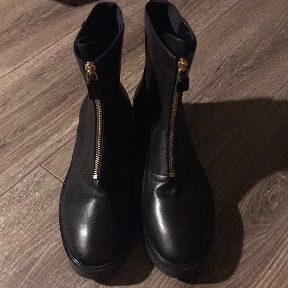 NEW Stuart Weitzman Charlie Lodge Zipper Boot 9.5 - Picture 3 of 10